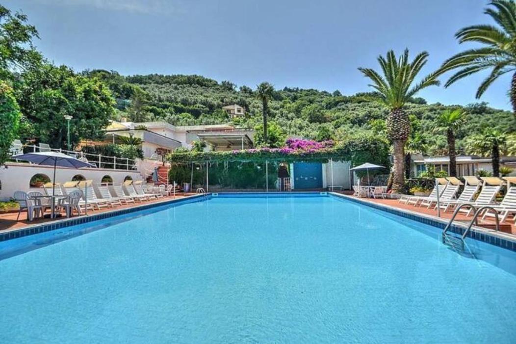 Un Paradiso A Sorrento Con Piscina Massa Lubrense Exterior foto
